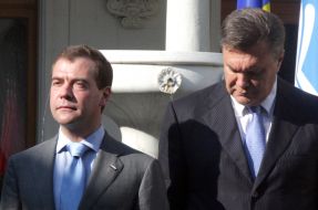 Dmitry Medvedev and Viktor Yanukovich