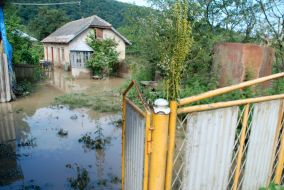 Затоплений двір