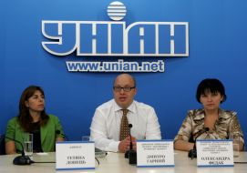 Tatyana Donets, Dmitriy Farnyi and Alexsander Fedak