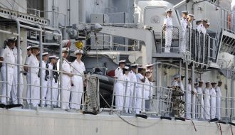 Crew French Navy frigate Jean de Vienne”