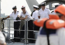 Crew French Navy frigate Jean de Vienne”