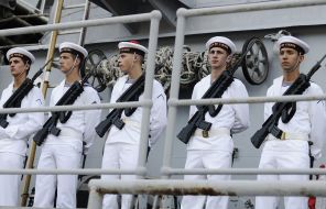 Crew French Navy frigate Jean de Vienne”