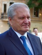 Виктор Тихонов