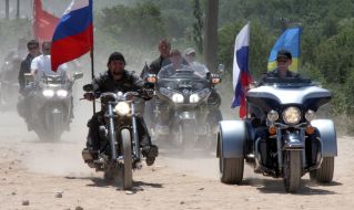 Alexsander Zaldostanov and Vladimir Putin