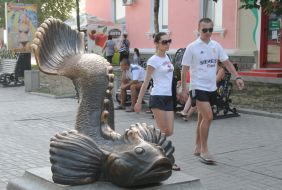 Monument to Azovskiy Goby-Bread-winner