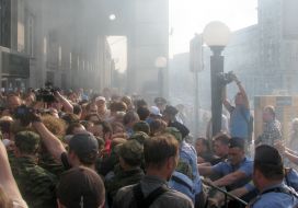 Police hamper the march of the Russian opposition