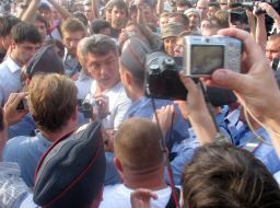 Police detain Boris Nemtsov