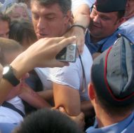 Police detain Boris Nemtsov