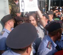 Police hamper the march of the Russian opposition