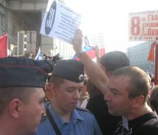 Police hamper the march of the Russian opposition