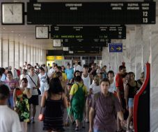 Passengers of the Kiev railway terminal