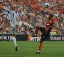 Fernandinho and Mariusz Lewandowski