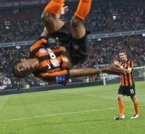 Douglas Costa and Dario Srna