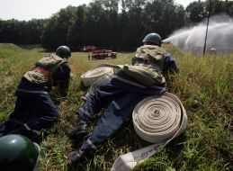 Солдати пожежного розрахунку