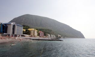 Children bathe in the sea