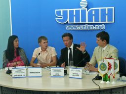 Jin Suk Lee, Sam Hagglund and Vasily Andreev