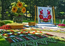 A floral exposition ”Mother embroider”