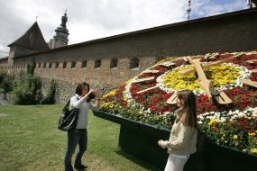 Floral clock