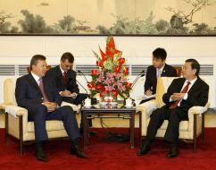 Viktor Yanukovich and Chan Detszyan