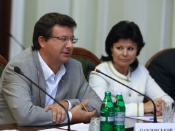 Andrey Pavlovskiy and Yelena Shustik