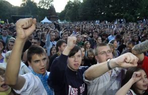 Visitors of the festival ”Cartridge belt after cartridge belt”