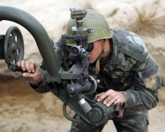 The gunner prepares a fighting machine