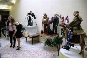 Opening of puppet composition