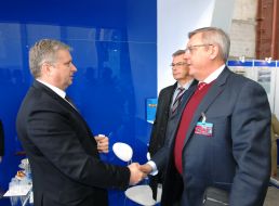 Российская делегация и Георгий Мазуров