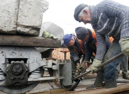 Rolling smooth of light rail line