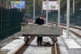 Rolling smooth of light rail line