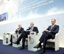 Vladimir Litvin, Carl Bildt and Arseniy Yatsenyuk