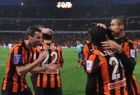 Dario Srna, Henrik Mkhitaryan and Alex Teixeira