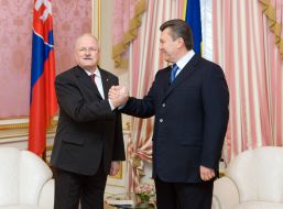 Ivan Gasparovic and Viktor Yanukovych