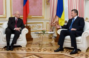 Ivan Gasparovic and Viktor Yanukovych