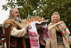 Cossack with round loaf