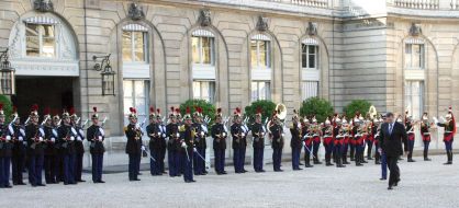 Viktor Yanukovich goes by the honoured guard