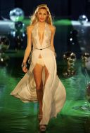 Показ коллекции от дизайнера Юлии Айсиной