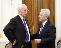 Николай Азаров и Александр Медведько