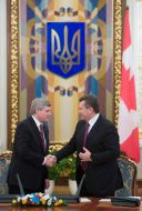 Віктор Янукович та Стівен Харпер