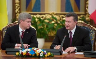 Віктор Янукович та Стівен Харпер