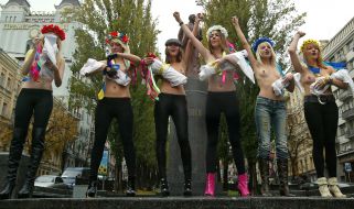 Активистки женского движения FEMEN
