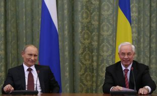 Nikolay Azarov and Vladimir Putin