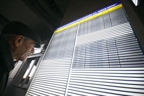 Curriculum of motion of electric trains