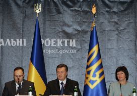 Віктор Янукович, Ірина Акімова та Владислав Каськів