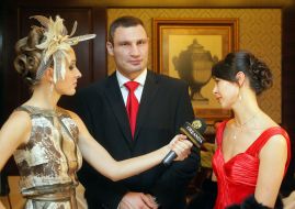 Yekaterina Osadcha and Vitaliy Klichko with wife