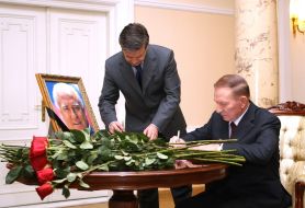 Mikhail Zurabov and Leonid Kuchma