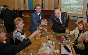 Anatoliy Tolstoukhov and Alexandr Popov