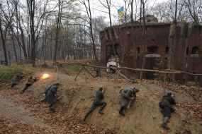 Участники военно-исторической реконструкции