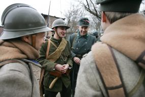 Участники военно-исторической реконструкции