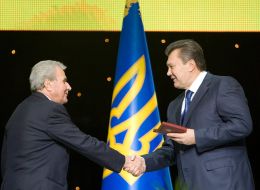 Viktor Yanukovych presents state awards
